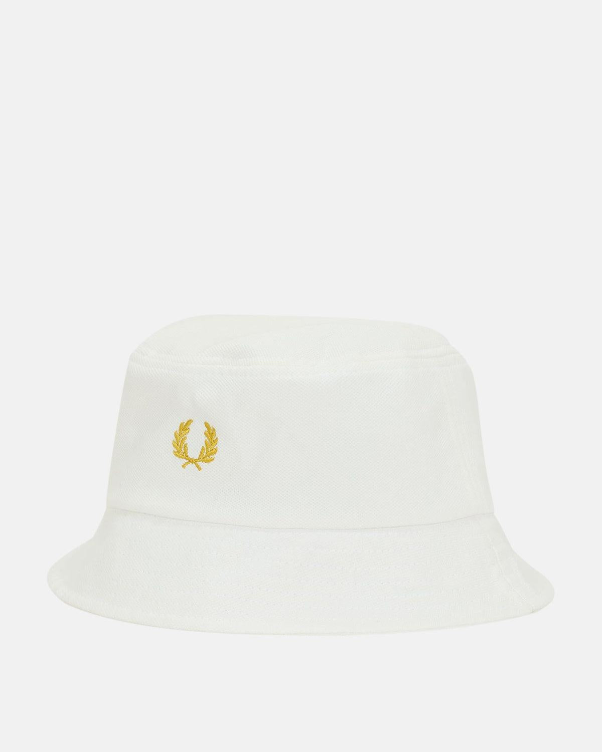 FRED PERRY CLASSIC PIQUE BUCKET HAT SNOW WHITE - FRED-PERRY-HW6730-Y53-M - northern threads uk