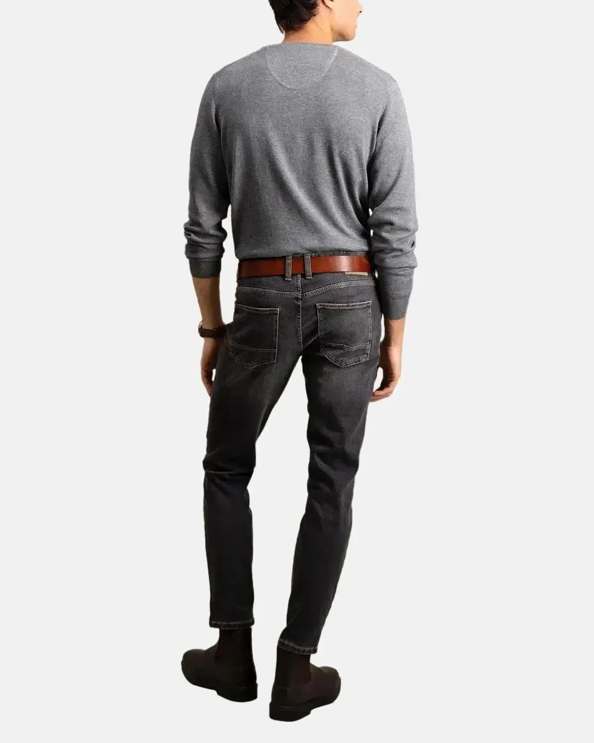 FYNCH-HATTON-FYNCH-HATTON FINE KNIT V-NECK COTTON KNIT STEEL-NORTHERN THREADS DESIGNER MENSWEAR
