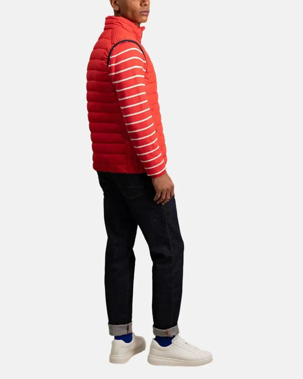 FYNCH-HATTON-FYNCH-HATTON STAND COLLAR LIGHT WEIGHT GILET POPPY RED-NORTHERN THREADS DESIGNER MENSWEAR