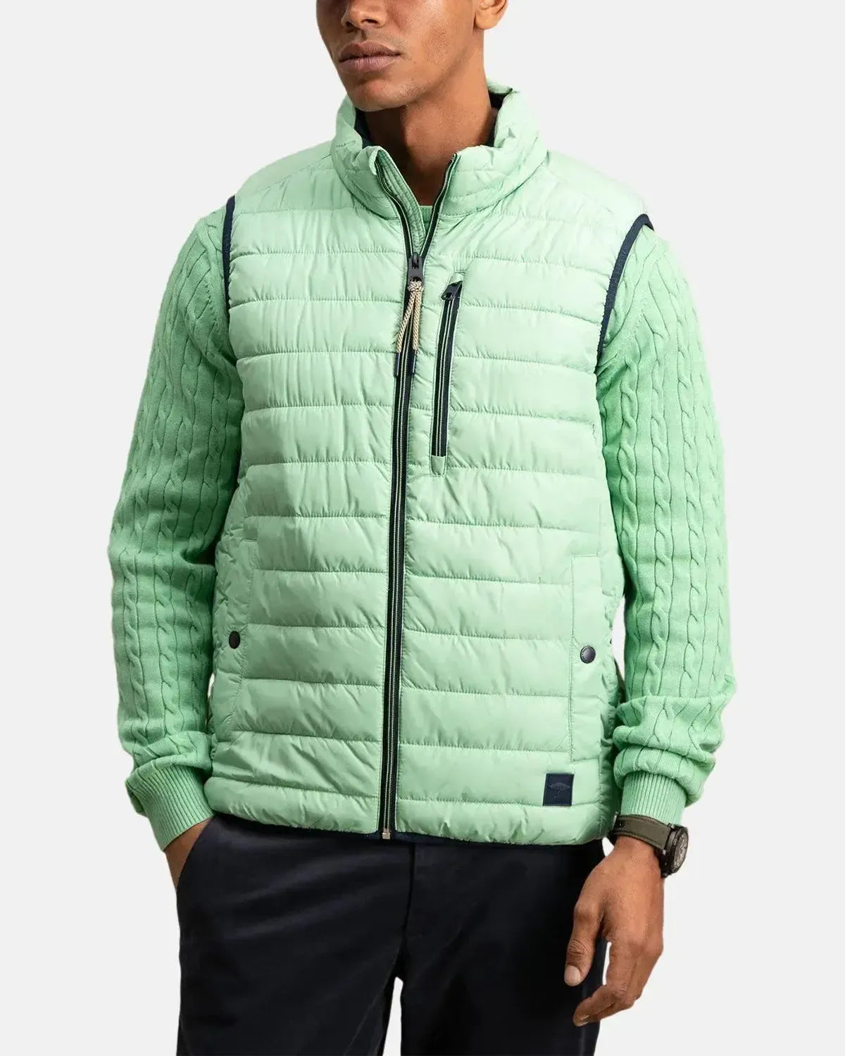 FYNCH-HATTON-FYNCH-HATTON STAND COLLAR LIGHT WEIGHT GILET TURF GREEN-NORTHERN THREADS DESIGNER MENSWEAR