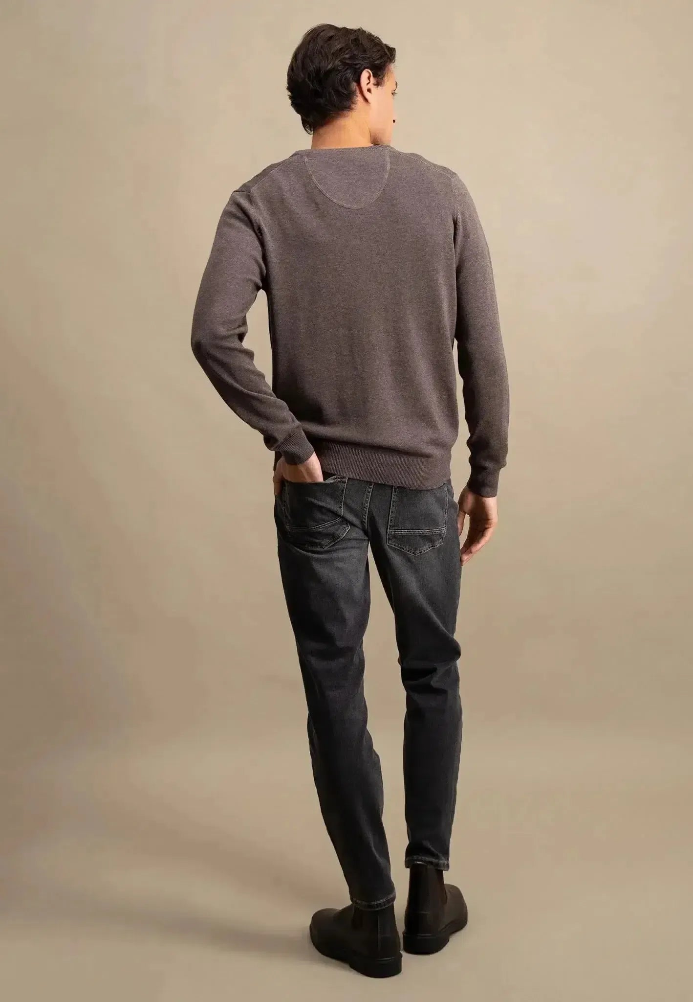 FYNCH-HATTON-Fynch-Hatton Fine Knit V-Neck Cotton Knit Earth-NORTHERN THREADS DESIGNER MENSWEAR