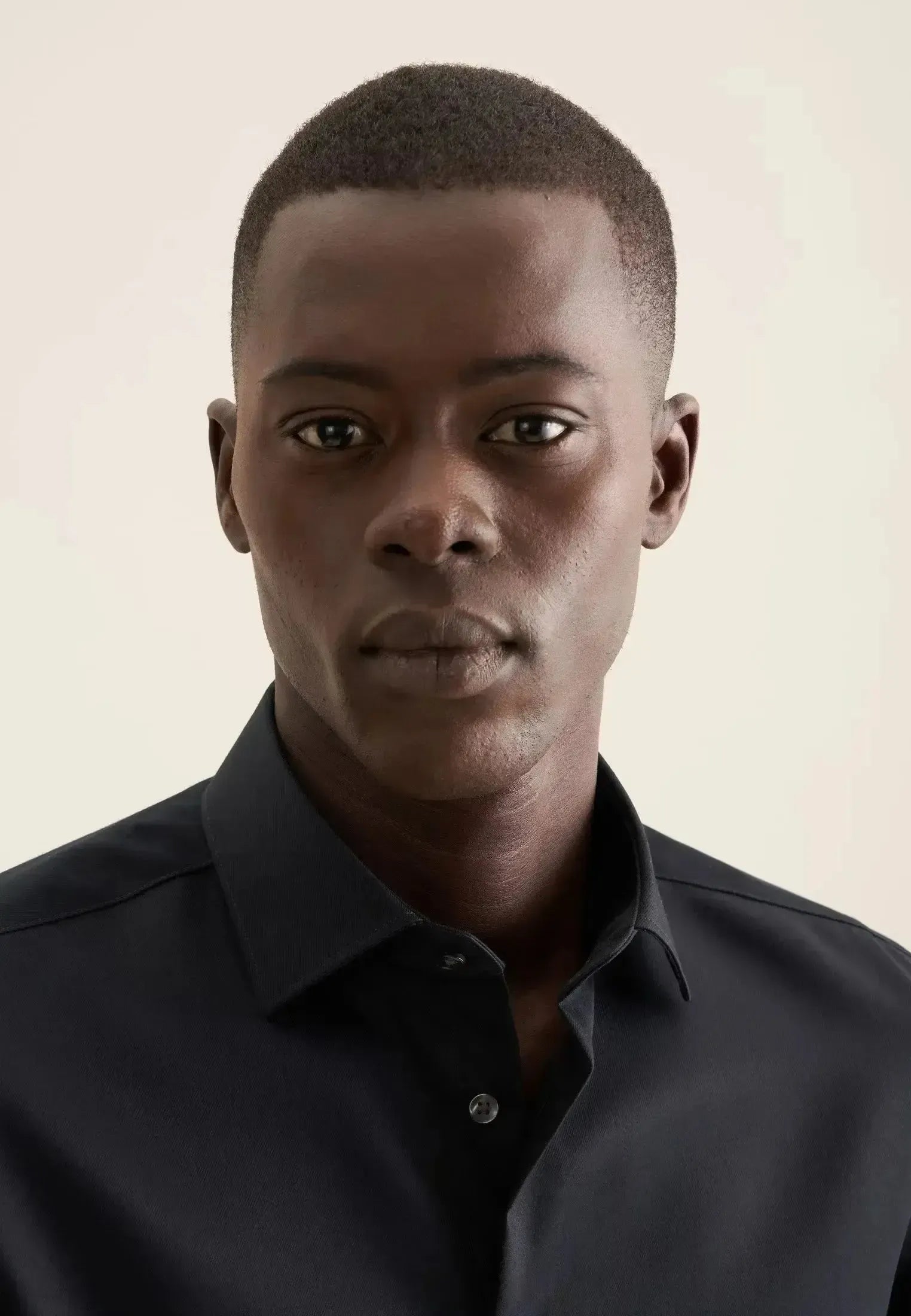 Seidensticker-Seidensticker Shaped Fit No Iron New Kent Business Shirt Black-NORTHERN THREADS DESIGNER MENSWEAR